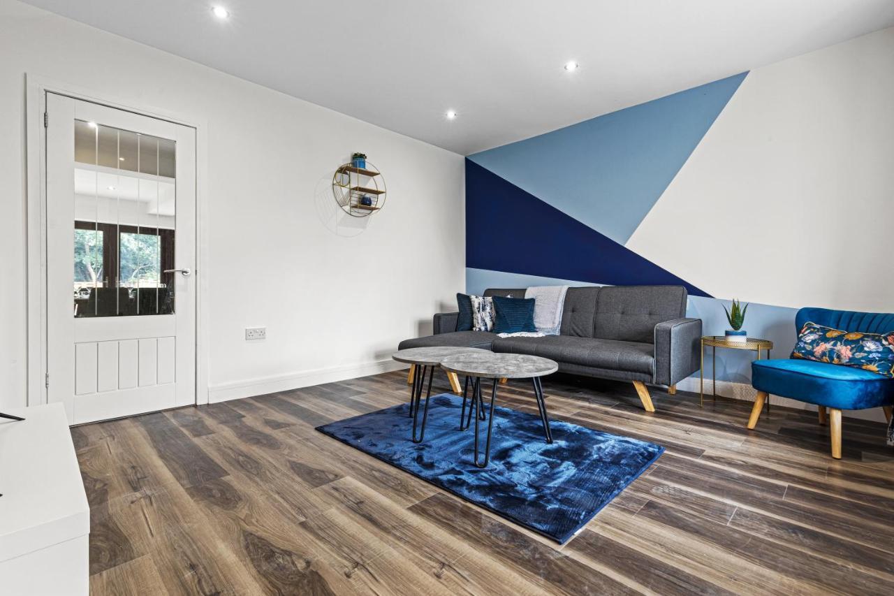 Bescot Walsall - 4 Bedroom House, Wi-Fi, Garden , Sleeps 8 - Jrr Stays מראה חיצוני תמונה