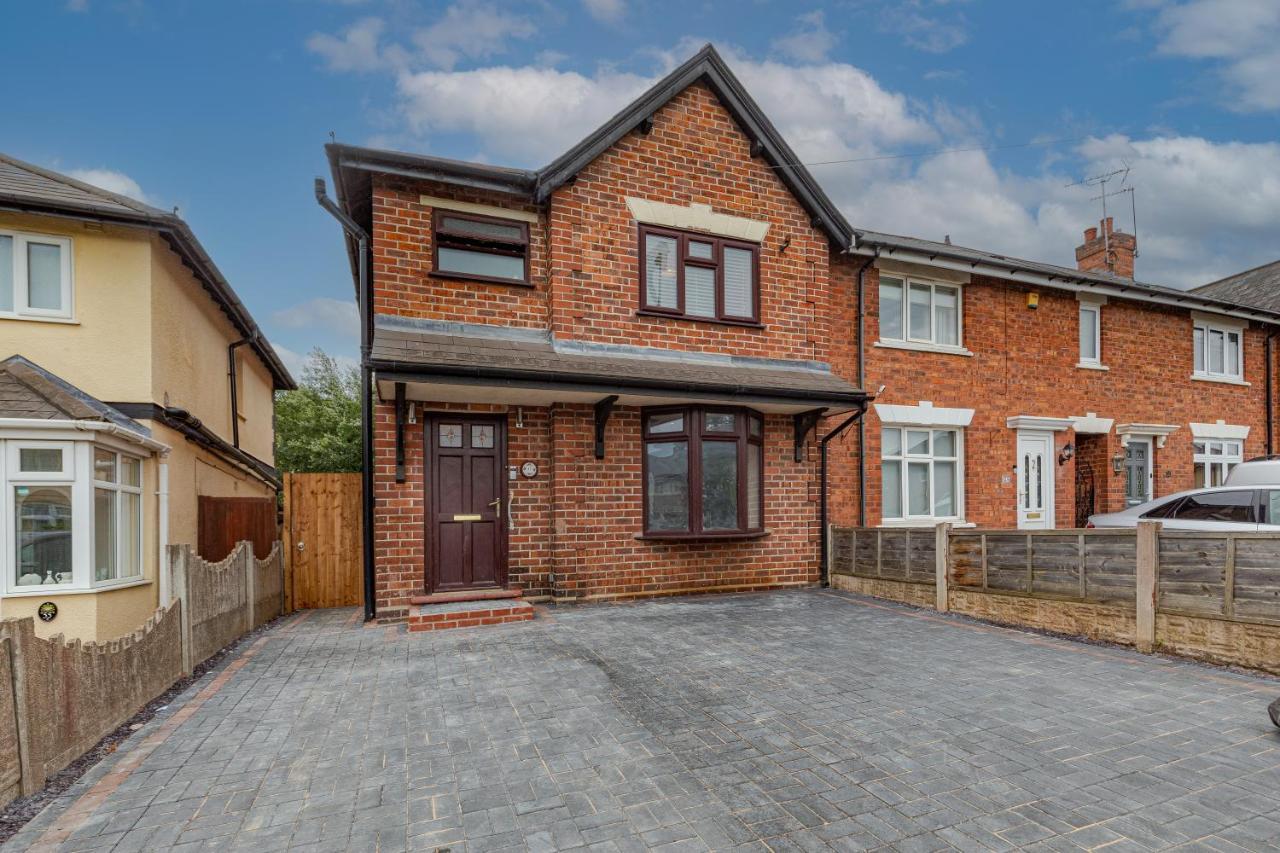 Bescot Walsall - 4 Bedroom House, Wi-Fi, Garden , Sleeps 8 - Jrr Stays מראה חיצוני תמונה